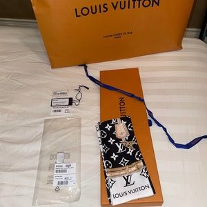 Louis Vuitton Monogram Confidential Bandeau